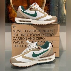 NWT Unisex Nike Air Max Dawn 'Khaki Gorge Green Men’s Size 9.5  Women’s Size 11